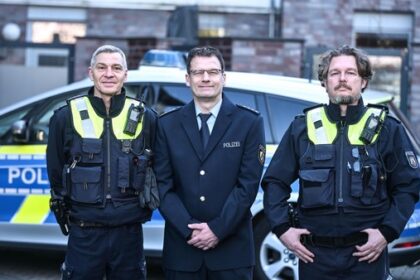 Hitlergruß und Vapes: Neue Bezirksbeamte der Polizei unterstützen Schulen