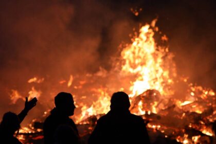 In Dinslaken, Voerde und Hünxe: Osterfeuer – wo und wann sie brennen und warum