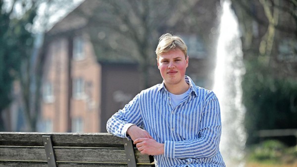 Jonas half an Brennpunktschule: „Wer nur schimpft, macht es sich zu einfach“