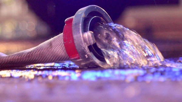 Keller stand einen halben Meter unter Wasser - Feuerwehr alarmiert