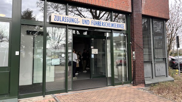 Kreis Wesel: Lange Wartezeiten bei der KFZ-Zulassung – die Gründe