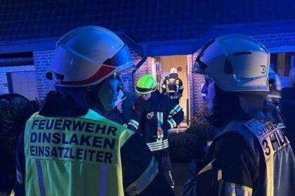 Löscheinsatz in Dinslaken: Feuer im Keller ausgebrochen – Rauchmelder warnt Bewohner