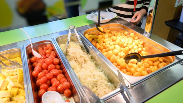 Mittagessen-Pauschale an Schulen: Eltern nehmen Stadt Dinslaken in die Pflicht