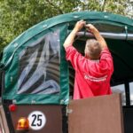 Polizei ermittelt: Jugendliche attackieren Planwagen in Dinslaken