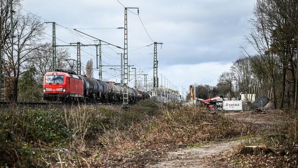 Radschnellweg entlang der Bahnstrecke: Das hält Dinslaken von der Idee des ADFC