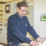 „Rund ein Cent Gewinn pro Ei“: Hühnerbauer über Preise und Eier-Not in NRW