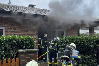 Samstagmittag in Dinslaken: Brand in Wohnhaus – Anwohner hatten Glück