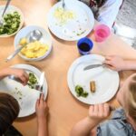 Schulessen pauschal bezahlen? „Erhebliche Irritationen“ bei Dinslakener Eltern