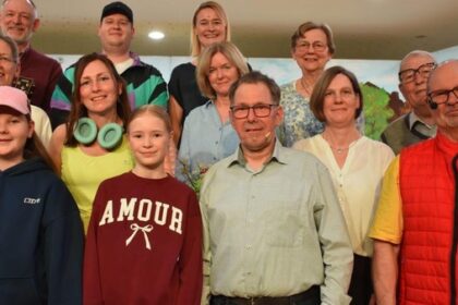 Skurriles Nachbarschaftsleben in Hünxe: Plattdeutsche Abende begeistern Publikum