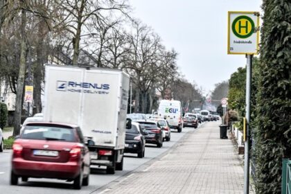 Straßensperrung für Kaminabriss am Kraftwerk Voerde: Stadt soll RWE belangen