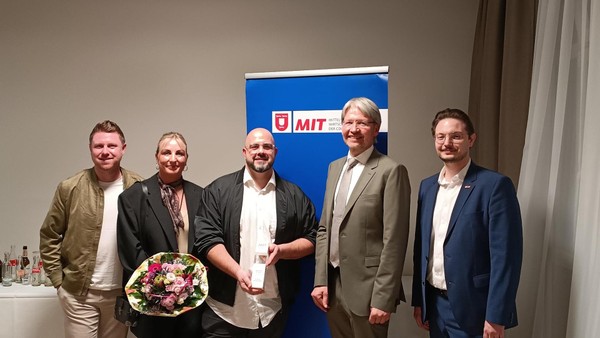 Unternehmerpreis für beliebtes Café: „Bringt Großstadtflair nach Dinslaken“