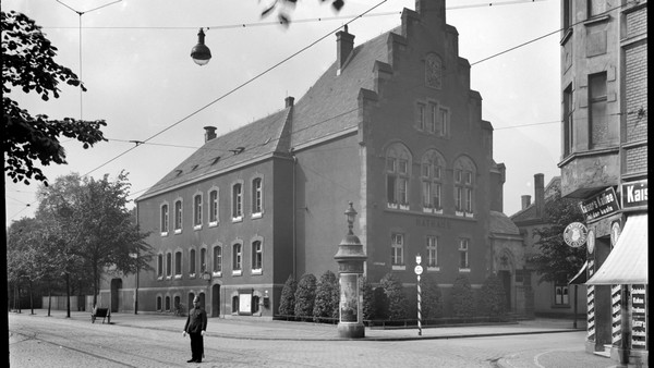 Vor 90 Jahren: Dinslaken wählt hauptamtlichen NSDAP-Kreisleiter in den Reichstag