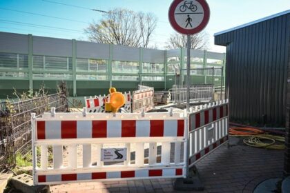 Bahnhof Voerde: Umständlicher Umweg zu Gleis 1 – wann Fußgängerbrücke kommen soll