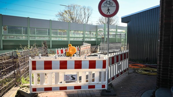 Bahnhof Voerde: Umständlicher Umweg zu Gleis 1 – wann Fußgängerbrücke kommen soll