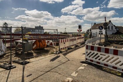 Betuwe-Linie in Dinslaken: Das passiert am 20. April am Bahnübergang Holtener Straße