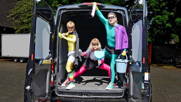 Burghofbühne Dinslaken sucht „Superheld: innen“ für Interviews