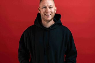 Burgtheater Dinslaken: Kölner Popstar Mo-Torres gibt Open-Air-Konzert