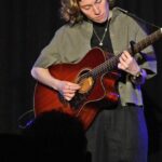 Dinslakener Musikerin Clara Schwarz begeistert mit eigenen Songs