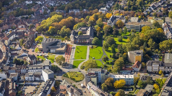 Dinslakener Verwaltung bekommt von der IHK die Note fünf – das sind die Gründe