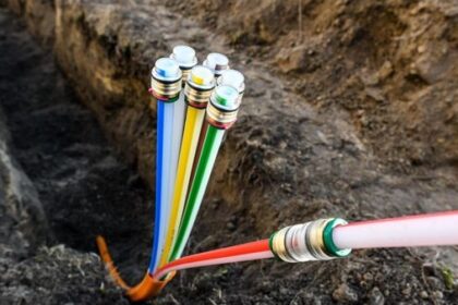 Erdkabel getroffen: Schule in Dinslaken eine Woche lang ohne Strom