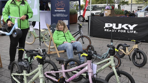 Fahrradfrühling in Dinslaken: Innovative E-Bikes und neue Farbtrends 2026