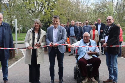 Freizeit in Voerde: Neue Boulebahn im Schlossgarten eingeweiht