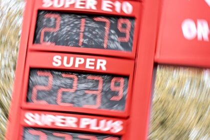 Frust über Sprit-Preise in Dinslaken: „Nagt immer mehr an dem, was übrig bleibt“