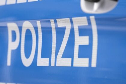 Fußgängerin bringt elfjährigen Radfahrer in Voerde zu Fall und hilft nicht
