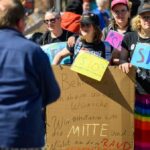 Gegen Diskriminierung: Menschen mit Behinderung protestieren in Dinslaken