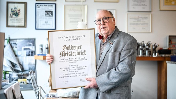Goldener Meisterbrief für Hermann Oeckinghaus: „Ich plane immer noch gern Bäder“