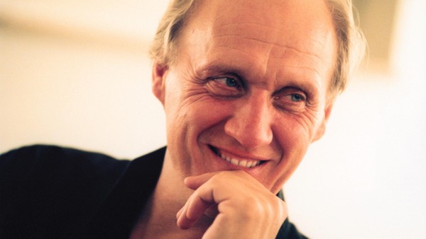 Herman van Veen kommt zur Sommerkultur ins Burgtheater Dinslaken