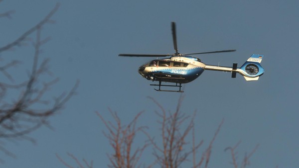 Hubschrauber kreiste nachts über Dinslaken: Einsatz hatte ernsten Hintergrund