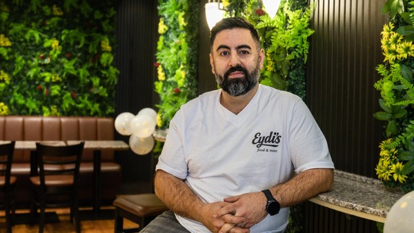 Imbiss in Dinslakener Traditionslokal: So läuft der Start – Wettesser kommt