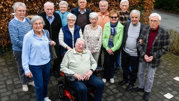 Klassentreffen nach 80 Jahren in Dinslaken: Damals wurde noch geschlagen