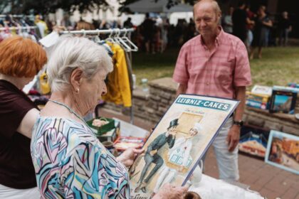 Kleidung, Spielzeug, Möbel: Sechs Trödelmärkte am Niederrhein, deren Besuch sich lohnt