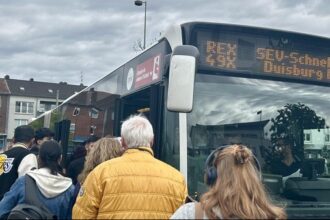 Mit Bus statt Zug von Dinslaken nach Duisburg: „Verplempere meine Freizeit“