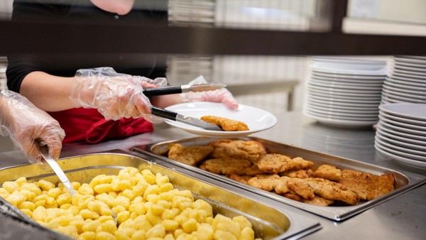 OGS-Streit in Dinslaken eskaliert: Hunderte Eltern verweigern Unterschrift