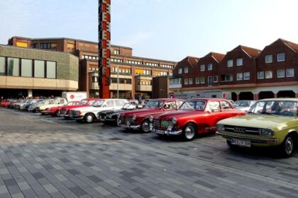 Oldtimer-Rallye in Voerde: Bis zu 100 Klassiker starten am Rathausplatz