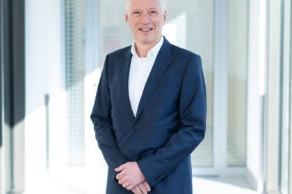 Orthopädie wird verstärkt: Erfahrener Gelenkersatz-Spezialist wechselt nach Dinslaken