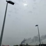 Rauchsäule über Voerde: Große Rauchsäule über Kraftwerksgelände - Feuerwehr im Großeinsatz