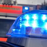 Riskantes Überholmanöver: Beifahrerin bei Unfall in Dinslaken schwer verletzt