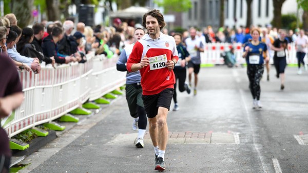 Selbstversuch beim Energy Run in Dinslaken: Unbequem wie Spülmaschine ausräumen