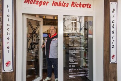 Traditionsimbiss eröffnet wieder in Dinslaken: Was die Kunden erwartet