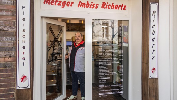 Traditionsimbiss eröffnet wieder in Dinslaken: Was die Kunden erwartet