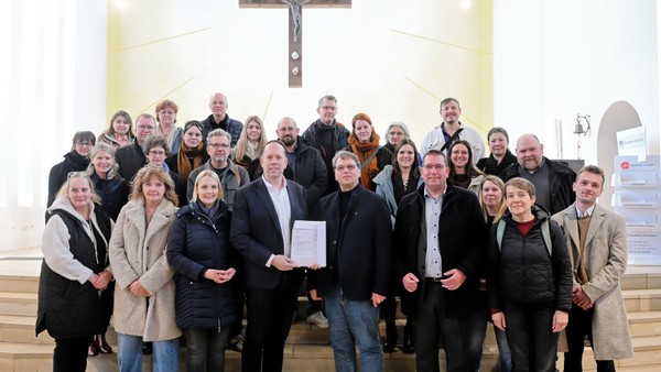 Umbau der St.-Jakobus-Kirche in Dinslaken: Förderbescheid wurde überreicht