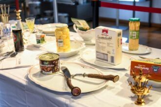 Vom Insekten-Rezept bis zum Festtagstisch: Neue Ausstellung im Voswinckelshof