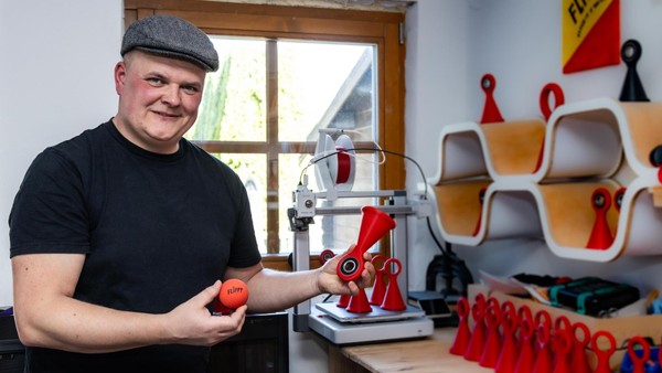 Von der Garage aus: Mit diesem Spielzeug erobert Ronny aus Voerde die Welt