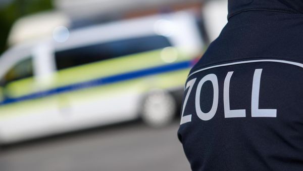 Chinesen in Voerde illegal beschäftigt: Zoll deckt Schwarzarbeit in Betrieben auf