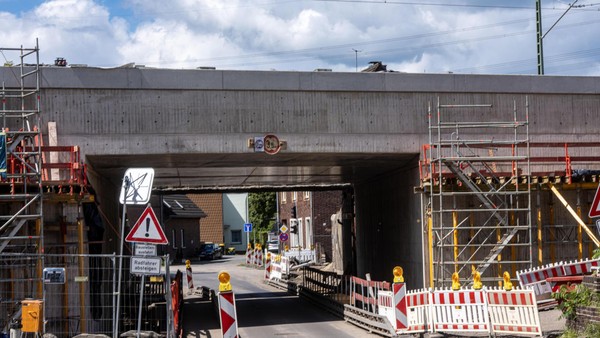 Droht weitere Parallelsperrung zweier Unterführungen in Voerde? Das sagt die Bahn