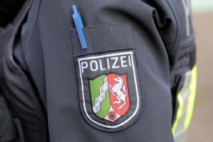 Exhibitionist belästigt Frau in Dinslakener Innenstadtbereich - Festnahme